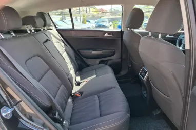 KIA SPORTAGE 2.0 CRDI Silver 4WD Black Pearl +Végig Vez. Szervizkönyv +Mint az ÚJ +Friss Műszaki +2X-s GARANCIA !