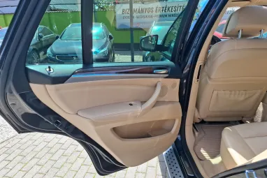 BMW X5 3.0 sd (Automata) Black Sapphire Metallic +Panoráma +Igényes állapot +2X-s GARANCIA !!