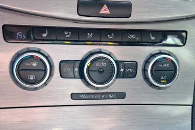 VOLKSWAGEN PASSAT VII Variant 2.0 CR TDI Comfortline BMT DSG SPORT +Deep Black +Igényes állapot +Vezérlés csere +2X-s GARANCIA !!
