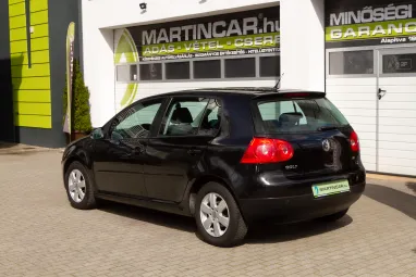 VOLKSWAGEN GOLF V 1.6 Trendline Sport Edition +Black Magic Metalic +Igényes állapot +Friss Vizsga +2X-s GARANCIA !!
