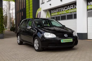VOLKSWAGEN GOLF V 1.6 Trendline Sport Edition +Black Magic Metalic +Igényes állapot +Friss Vizsga +2X-s GARANCIA !!