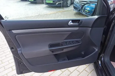 VOLKSWAGEN GOLF V 1.6 Trendline Sport Edition +Black Magic Metalic +Igényes állapot +Friss Vizsga +2X-s GARANCIA !!