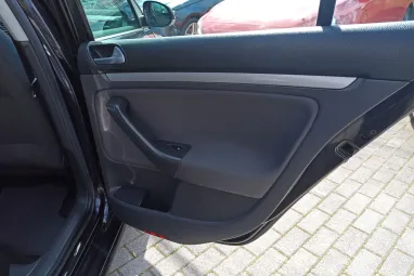 VOLKSWAGEN GOLF V 1.6 Trendline Sport Edition +Black Magic Metalic +Igényes állapot +Friss Vizsga +2X-s GARANCIA !!