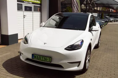 TESLA MODEL Y Long Range AWD (Automata) AMD Ryzen +Full FSD +Sérülésmentes +Teljes Gyári GARANCIA !!