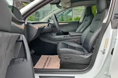 TESLA MODEL Y Long Range AWD (Automata) AMD Ryzen +Full FSD +Sérülésmentes +Teljes Gyári GARANCIA !!