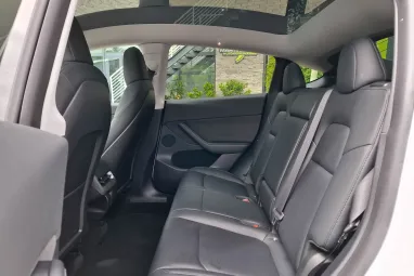 TESLA MODEL Y Long Range AWD (Automata) AMD Ryzen +Full FSD +Sérülésmentes +Teljes Gyári GARANCIA !!