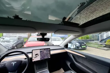 TESLA MODEL Y Long Range AWD (Automata) AMD Ryzen +Full FSD +Sérülésmentes +Teljes Gyári GARANCIA !!