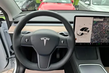 TESLA MODEL Y Long Range AWD (Automata) AMD Ryzen +Full FSD +Sérülésmentes +Teljes Gyári GARANCIA !!