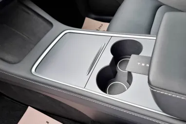 TESLA MODEL Y Long Range AWD (Automata) AMD Ryzen +Full FSD +Sérülésmentes +Teljes Gyári GARANCIA !!