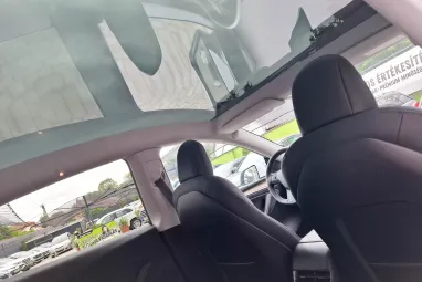 TESLA MODEL Y Long Range AWD (Automata) AMD Ryzen +Full FSD +Sérülésmentes +Teljes Gyári GARANCIA !!