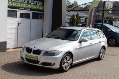 BMW 3-AS SOROZAT 318d Touring Titánium Silver +Friss Nagyszervíz +Friss műszaki +3X-s GARANCIA !!