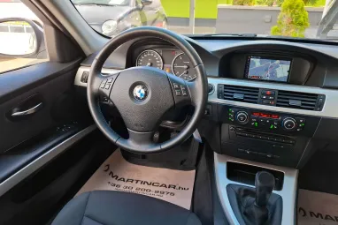 BMW 3-AS SOROZAT 318d Touring Titánium Silver +Friss Nagyszervíz +Friss műszaki +3X-s GARANCIA !!