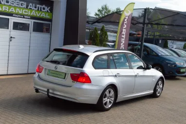 BMW 3-AS SOROZAT 318d Touring Titánium Silver +Friss Nagyszervíz +Friss műszaki +3X-s GARANCIA !!