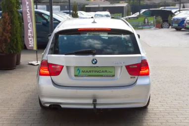 BMW 3-AS SOROZAT 318d Touring Titánium Silver +Friss Nagyszervíz +Friss műszaki +3X-s GARANCIA !!
