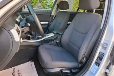 BMW 3-AS SOROZAT 318d Touring Titánium Silver +Friss Nagyszervíz +Friss műszaki +3X-s GARANCIA !!