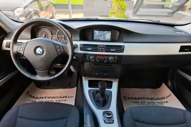 BMW 3-AS SOROZAT 318d Touring Titánium Silver +Friss Nagyszervíz +Friss műszaki +3X-s GARANCIA !!