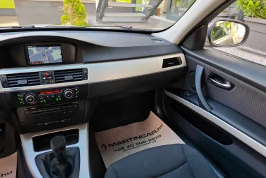 BMW 3-AS SOROZAT 318d Touring Titánium Silver +Friss Nagyszervíz +Friss műszaki +3X-s GARANCIA !!
