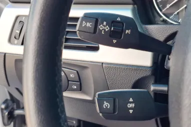 BMW 3-AS SOROZAT 318d Touring Titánium Silver +Friss Nagyszervíz +Friss műszaki +3X-s GARANCIA !!