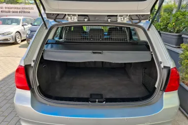 BMW 3-AS SOROZAT 318d Touring Titánium Silver +Friss Nagyszervíz +Friss műszaki +3X-s GARANCIA !!