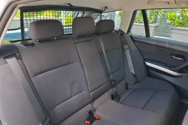 BMW 3-AS SOROZAT 318d Touring Titánium Silver +Friss Nagyszervíz +Friss műszaki +3X-s GARANCIA !!