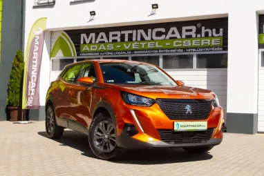 PEUGEOT 2008 1.2 PureTech Allure Pack EAT8 Orange Fusion Metallic +Magyar Autó +Mint az ÚJ +1.Tulajdonos +3X-s GARANCIA !
