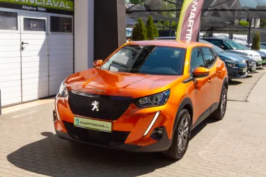 PEUGEOT 2008 1.2 PureTech Allure Pack EAT8 Orange Fusion Metallic +Magyar Autó +Mint az ÚJ +1.Tulajdonos +3X-s GARANCIA !
