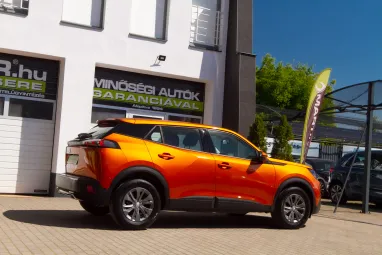 PEUGEOT 2008 1.2 PureTech Allure Pack EAT8 Orange Fusion Metallic +Magyar Autó +Mint az ÚJ +1.Tulajdonos +3X-s GARANCIA !
