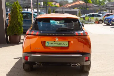 PEUGEOT 2008 1.2 PureTech Allure Pack EAT8 Orange Fusion Metallic +Magyar Autó +Mint az ÚJ +1.Tulajdonos +3X-s GARANCIA !
