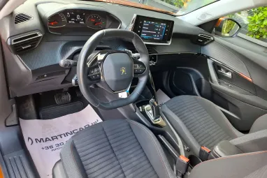 PEUGEOT 2008 1.2 PureTech Allure Pack EAT8 Orange Fusion Metallic +Magyar Autó +Mint az ÚJ +1.Tulajdonos +3X-s GARANCIA !