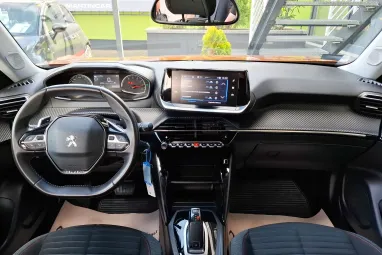 PEUGEOT 2008 1.2 PureTech Allure Pack EAT8 Orange Fusion Metallic +Magyar Autó +Mint az ÚJ +1.Tulajdonos +3X-s GARANCIA !