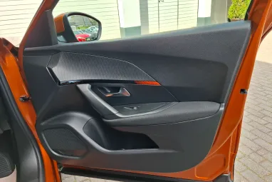 PEUGEOT 2008 1.2 PureTech Allure Pack EAT8 Orange Fusion Metallic +Magyar Autó +Mint az ÚJ +1.Tulajdonos +3X-s GARANCIA !