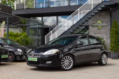 FIAT BRAVO 1.4 T-Jet Dynamic Black Metallic +Keveset futott +Navigáció +Igényes állapot +3X-s GARANCIA !!