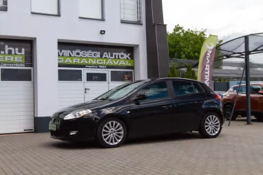 FIAT BRAVO 1.4 T-Jet Dynamic Black Metallic +Keveset futott +Navigáció +Igényes állapot +3X-s GARANCIA !!