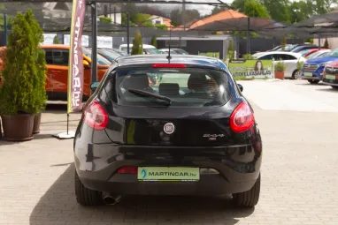 FIAT BRAVO 1.4 T-Jet Dynamic Black Metallic +Keveset futott +Navigáció +Igényes állapot +3X-s GARANCIA !!