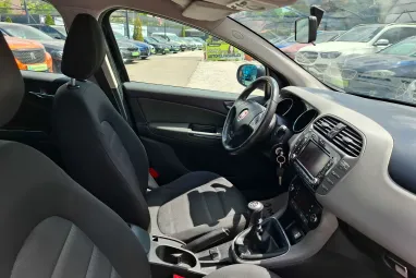 FIAT BRAVO 1.4 T-Jet Dynamic Black Metallic +Keveset futott +Navigáció +Igényes állapot +3X-s GARANCIA !!