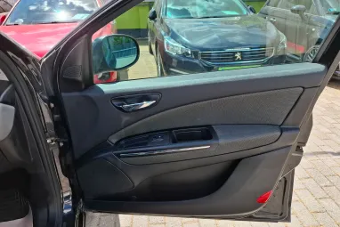 FIAT BRAVO 1.4 T-Jet Dynamic Black Metallic +Keveset futott +Navigáció +Igényes állapot +3X-s GARANCIA !!