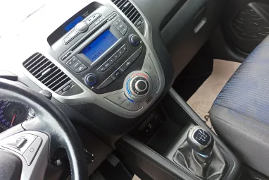 HYUNDAI IX20 1.4 CRDi HP Style Ara Blue +Végig Vezetett Szervizkönyv +Keveset Futott +3X-s GARANCIA !!