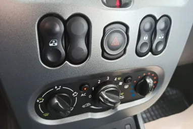 DACIA DUSTER 1.5 dCi Cool Gris Olive Metallic +Eredeti Magyar Autó +Keveset futott +3X-s GARANCIA !!
