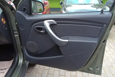 DACIA DUSTER 1.5 dCi Cool Gris Olive Metallic +Eredeti Magyar Autó +Keveset futott +3X-s GARANCIA !!