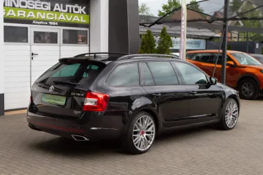 SKODA OCTAVIA Combi 2.0 CR TDI RS DSG Euro 6 Black Magic Pearl Metallic +Vezérlés csere +Frissen Szervizelve +3X-s GARANCIA !!