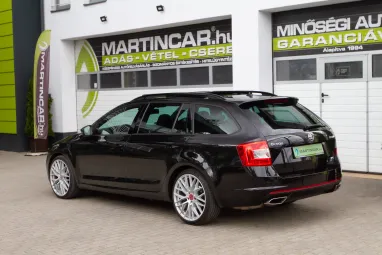 SKODA OCTAVIA Combi 2.0 CR TDI RS DSG Euro 6 Black Magic Pearl Metallic +Vezérlés csere +Frissen Szervizelve +3X-s GARANCIA !!
