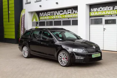 SKODA OCTAVIA Combi 2.0 CR TDI RS DSG Euro 6 Black Magic Pearl Metallic +Vezérlés csere +Frissen Szervizelve +3X-s GARANCIA !!