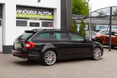 SKODA OCTAVIA Combi 2.0 CR TDI RS DSG Euro 6 Black Magic Pearl Metallic +Vezérlés csere +Frissen Szervizelve +3X-s GARANCIA !!