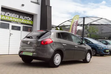 FIAT BRAVO 1.4 16V Easy Techno Gray metallic +Full vezetett szervizkönyv +3X-s GARANCIA !!