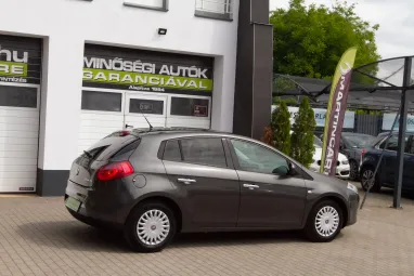 FIAT BRAVO 1.4 16V Easy Techno Gray metallic +Full vezetett szervizkönyv +3X-s GARANCIA !!