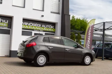 FIAT BRAVO 1.4 16V Easy Techno Gray metallic +Full vezetett szervizkönyv +3X-s GARANCIA !!