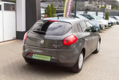 FIAT BRAVO 1.4 16V Easy Techno Gray metallic +Full vezetett szervizkönyv +3X-s GARANCIA !!