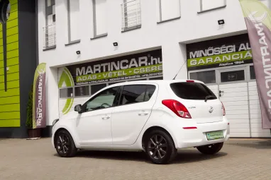 HYUNDAI I20 1.25 Comfort Polar White metalic +Kevesett futott igényes állapot +3X-s GARANCIA !!