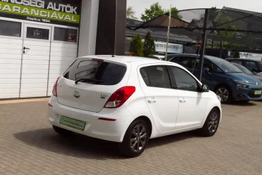 HYUNDAI I20 1.25 Comfort Polar White metalic +Kevesett futott igényes állapot +3X-s GARANCIA !!
