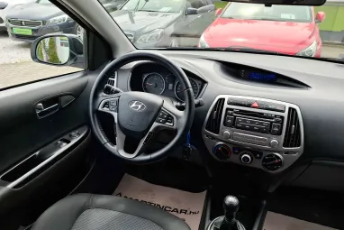 HYUNDAI I20 1.25 Comfort Polar White metalic +Kevesett futott igényes állapot +3X-s GARANCIA !!